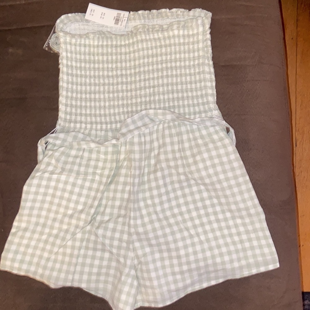 NWT Abercrombie and Fitch sage green gingham romper 🤩🤩 - Picture 5 of 5